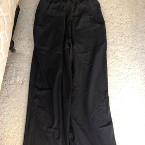 Lululemon still pants size 10